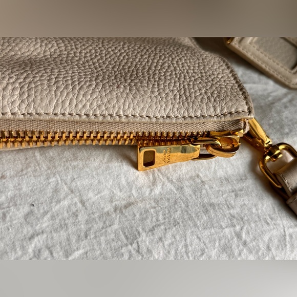 Prada Vitello Daino Pearl White Leather Convertible Shopper Tote Bag Purse - Picture 11 of 15